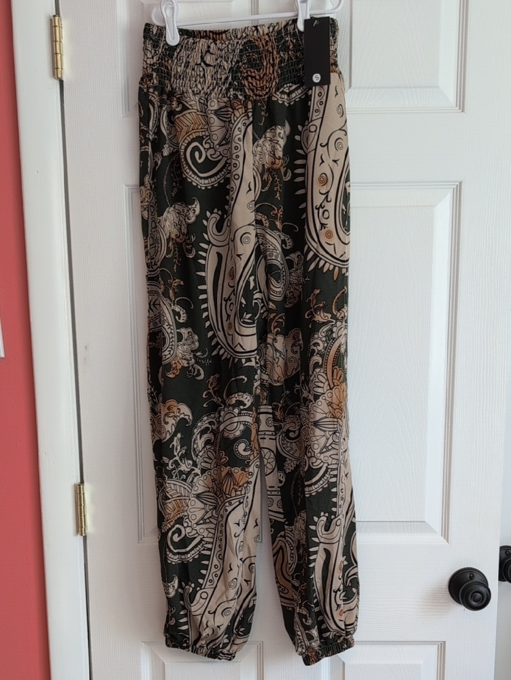 Kara and Kate Black and Beige Paisley Jogger Pants